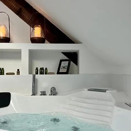 Le Grand Pont, Sous Les Toits 아파트